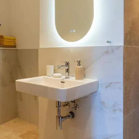 Superb Vesna Apartamento *